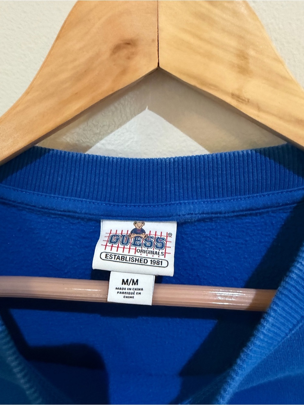 GUESS Royal Blue Bear Logo Crewneck Sweater retro classic Size medium - Picture 5 of 8